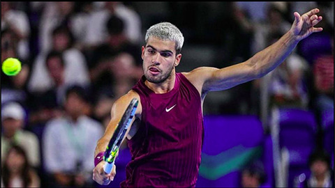 Alcaraz và Sinner đại thắng, chạy đà cho giải bát hùng ATP Finals 2025  Alcaraz và Sinner đại thắng, chạy đà cho giải bát hùng ATP Finals 2025